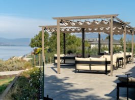 evolve cellars patio seating