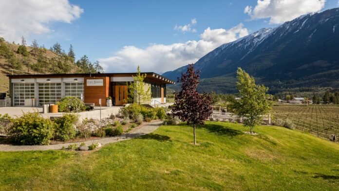 Fort Berens Estate Winery wineshop and view