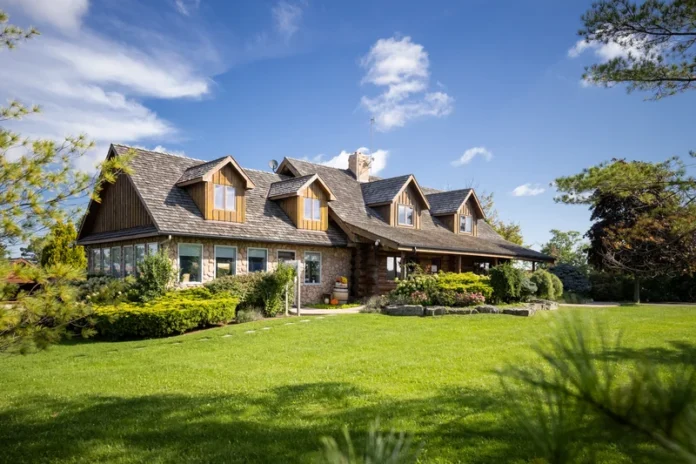 Domaine Queylus in St. Ann's, Vinemount Ridge