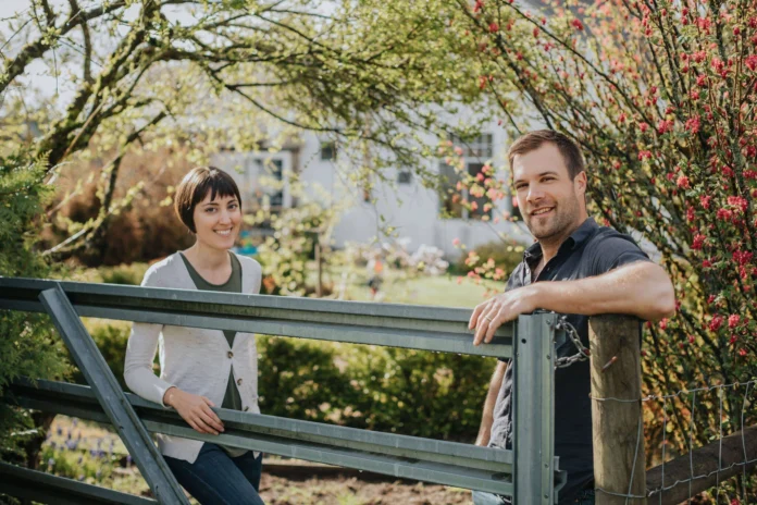 Emandare Vineyard Owners Robin & Mike Nierychlo